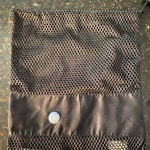 Drawstring pointe shoes and ballet bag